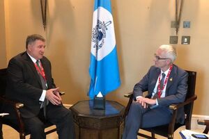 Аваков зустрівся зі Штоком