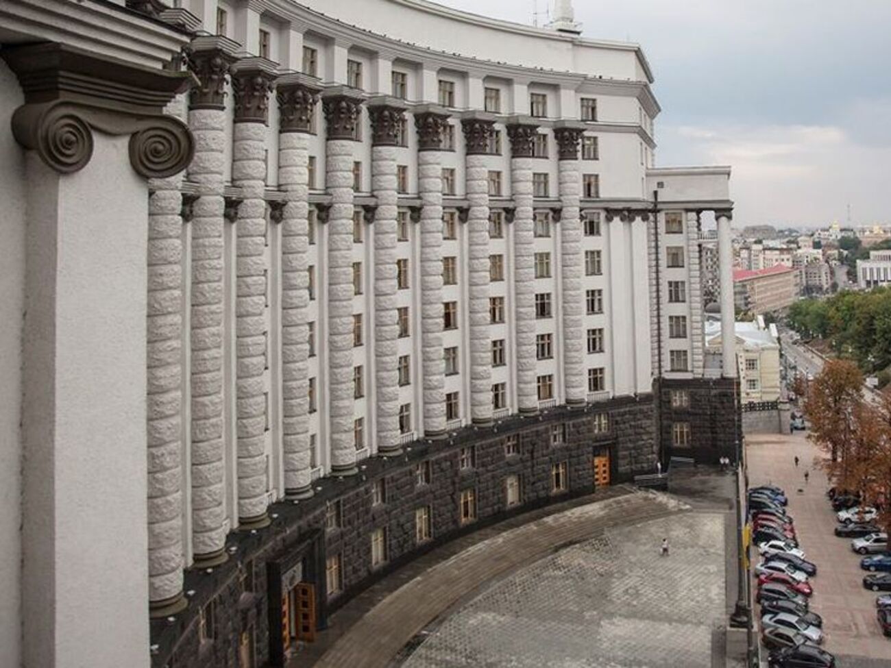 Кабінет Міністрів підрахував передбачувані доходи від зниження порогу неоподатковуваного мінімуму вартості посилки