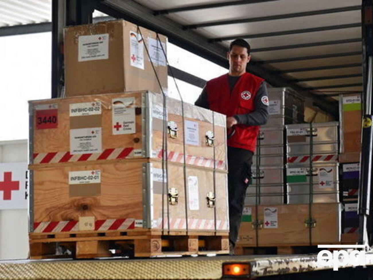 На оккупированную территорию проехали 15 грузовиков