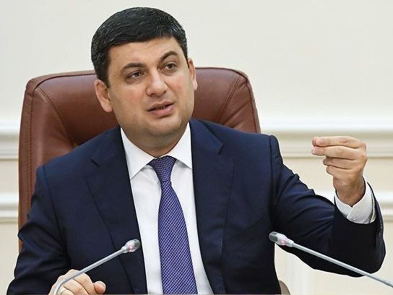 Гройсман: Як тільки Росія почне домінувати на газовому ринку, вона зупинить постачання