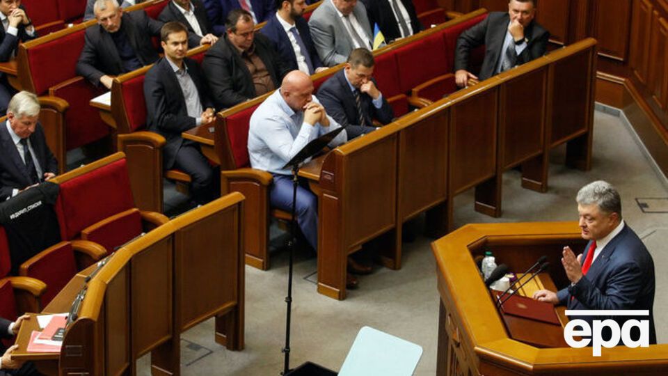 Принять законопроект призвал депутатов президент Порошенко