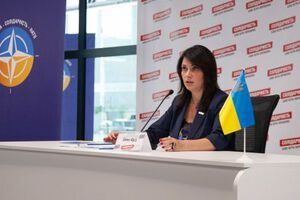 Фріз очолювала постійну делегацію України в Парламентській асамблеї НАТО