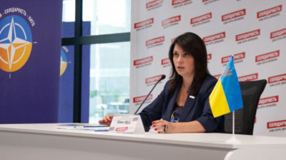 Фріз очолювала постійну делегацію України в Парламентській асамблеї НАТО