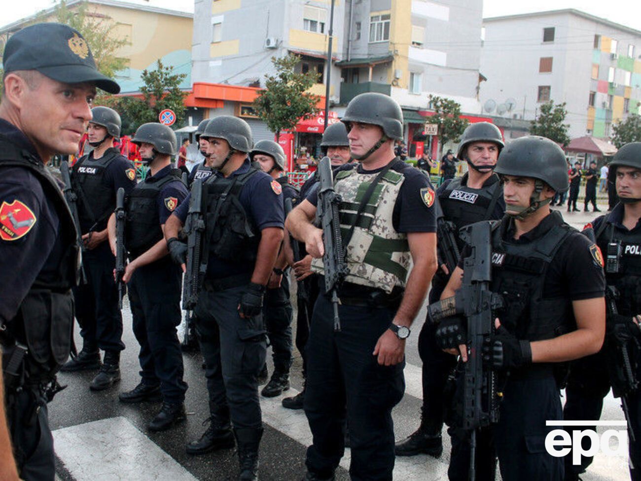 Албанская полиция не пустила протестующих в здание парламента
