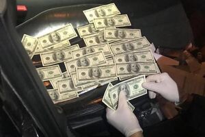 Чиновники требовали деньги у адвоката