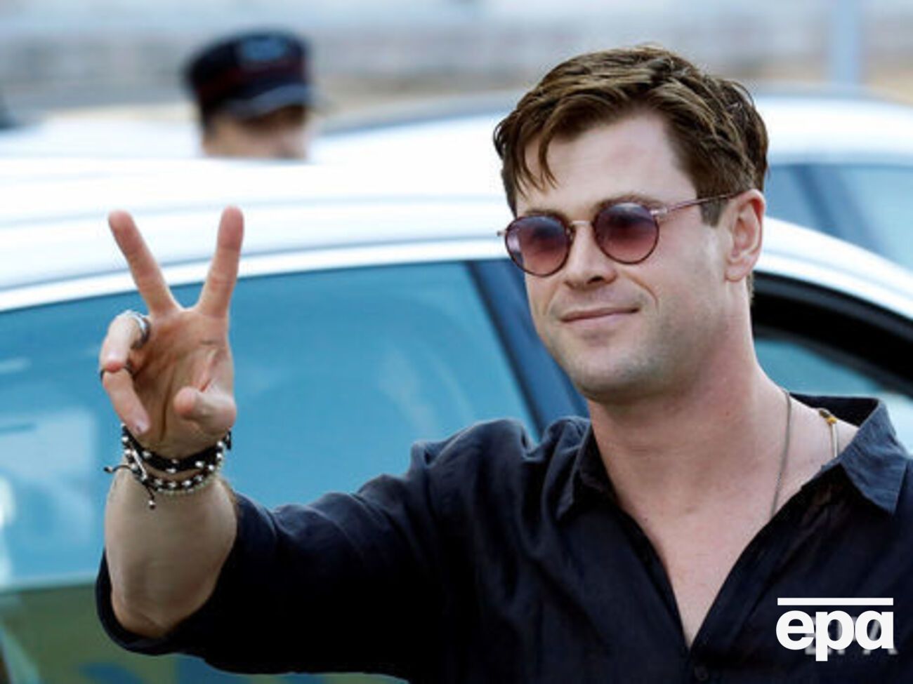 Женщина познакомилась со злоумышленником, который представился Крисом Хемсвортом (на фото), в соцсетях