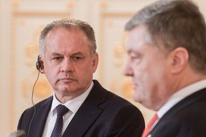 Киска (слева) назвал Словакию добрым соседом Украины
