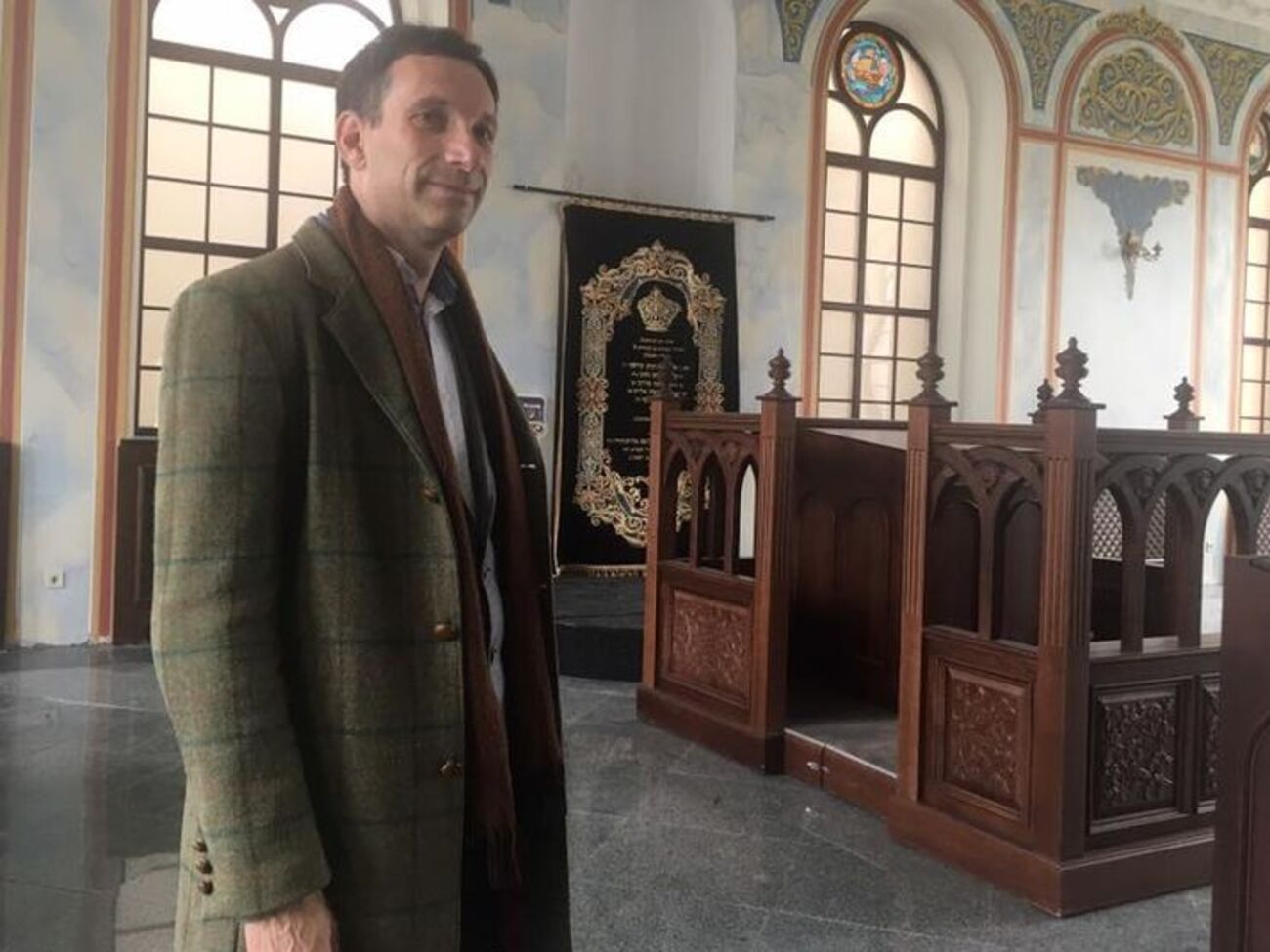 Портников (на фото): Путін санкціями просто хизується
