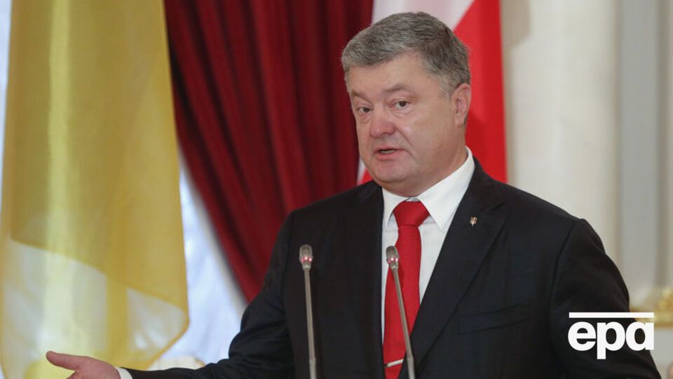 Порошенко: Мы провели декоммунизацию, стерли имена палачей нашего народа с карты Украины, убрали их идолов