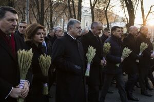 Порошенко: Геть від Москви! Дайош Європу!