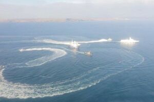 В ФСБ России утверждают, что украинские корабли совершали опасные маневры в территориальных водах РФ