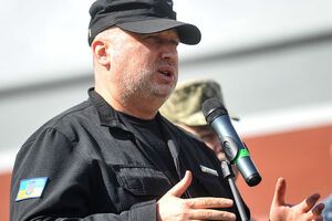 Турчинов: П'ять років Росія веде гібридну війну проти України, проте вперше вони неприховано атакували ЗСУ