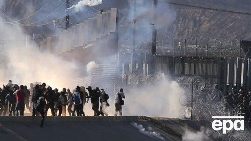 Мігранти вирішили не чекати відповідей на запити про надання притулку і спробували потрапити у США незаконно