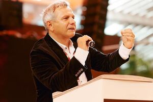 Устенко считает, что после введения военного положения в Украине усилится давление на миграционные потоки