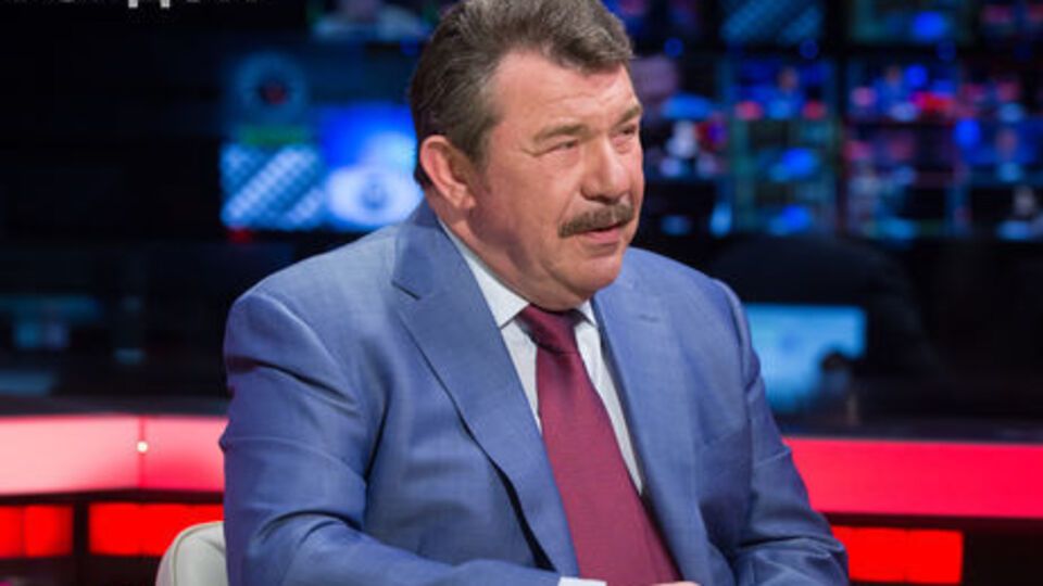 Кузьмук: Военное положение вопросы войны и мира не решит, но страну надо встряхнуть. Люди не понимают, какой угрозе мы подвергаемся