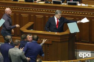 Порошенко принял участие во внеочередном заседании Рады