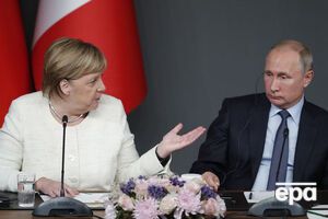 Меркель і Путін "погодилися бути в тісному контакті"