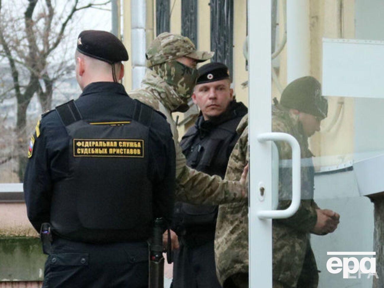 Сьогодні "суд" окупованого Сімферополя обирає запобіжні заходи 12 українським морякам