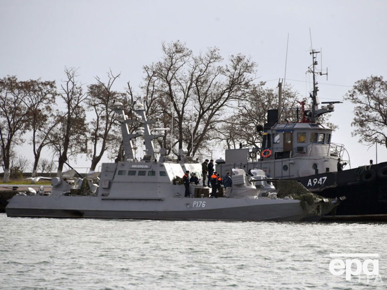 25 ноября РФ&nbsp;обстреляла и захватила в Черном море&nbsp;катера&nbsp;украинских ВМС "Бердянск" и "Никополь", а также буксир "Яны Капу"