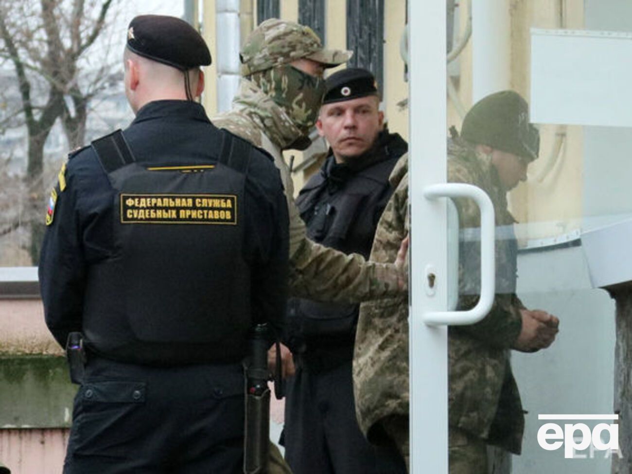 "Суд" окупантів заарештував 15 із 24 захоплених українських моряків