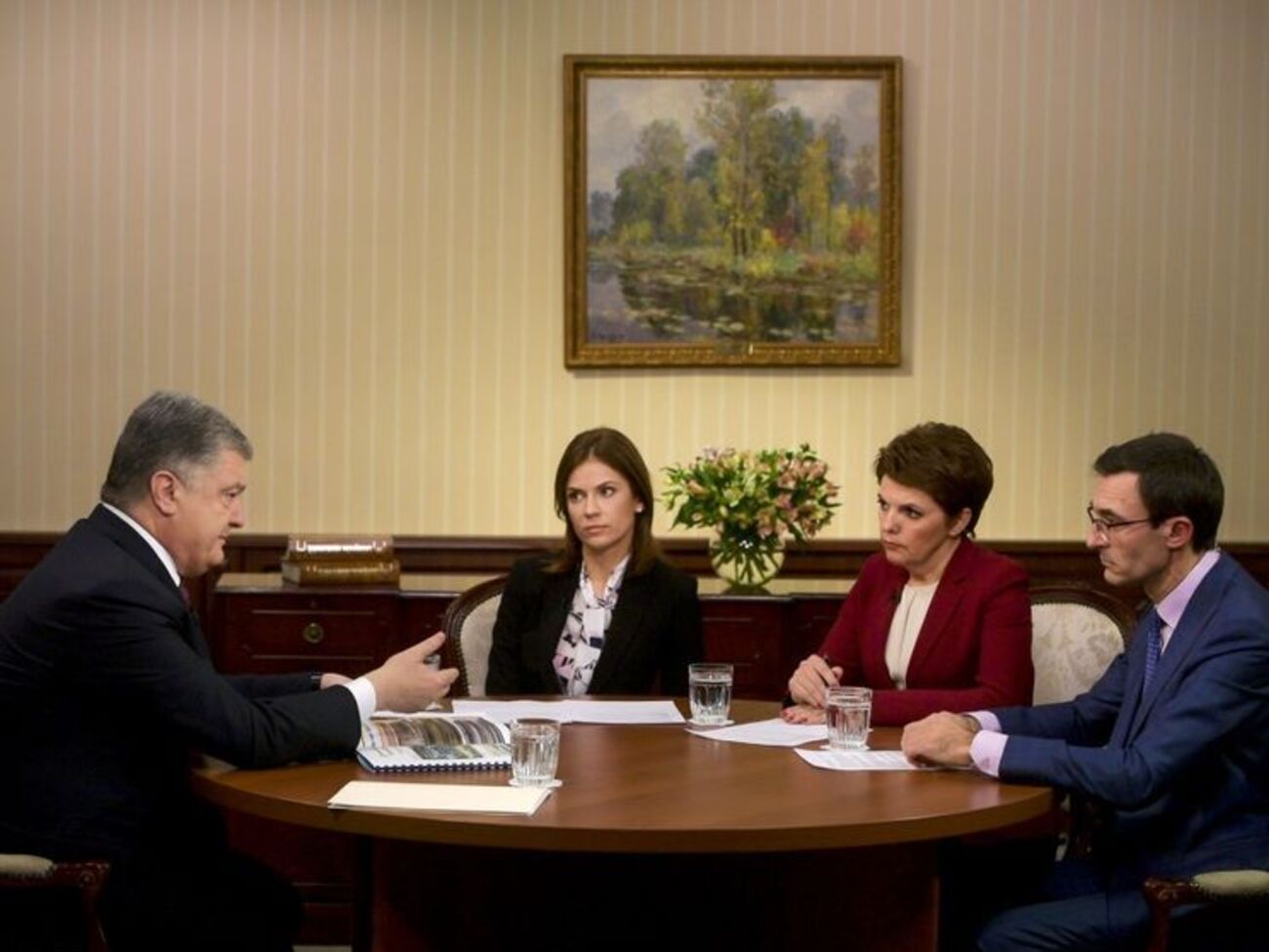 Порошенко повідомив, що хотів поспілкуватися з Путіним