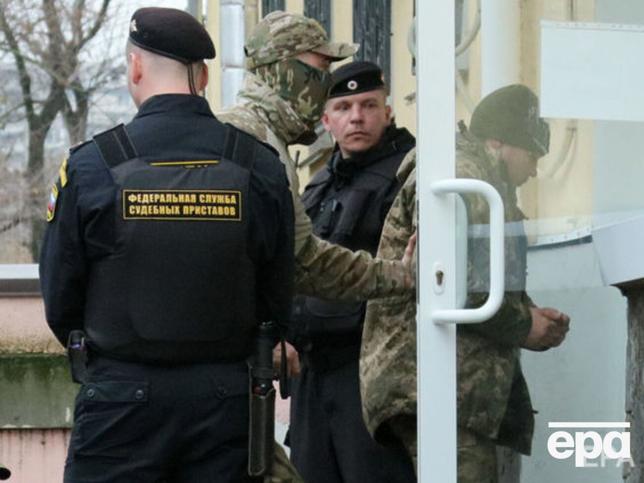 "Суд" в Крыму арестовал 15 украинских моряков&nbsp;