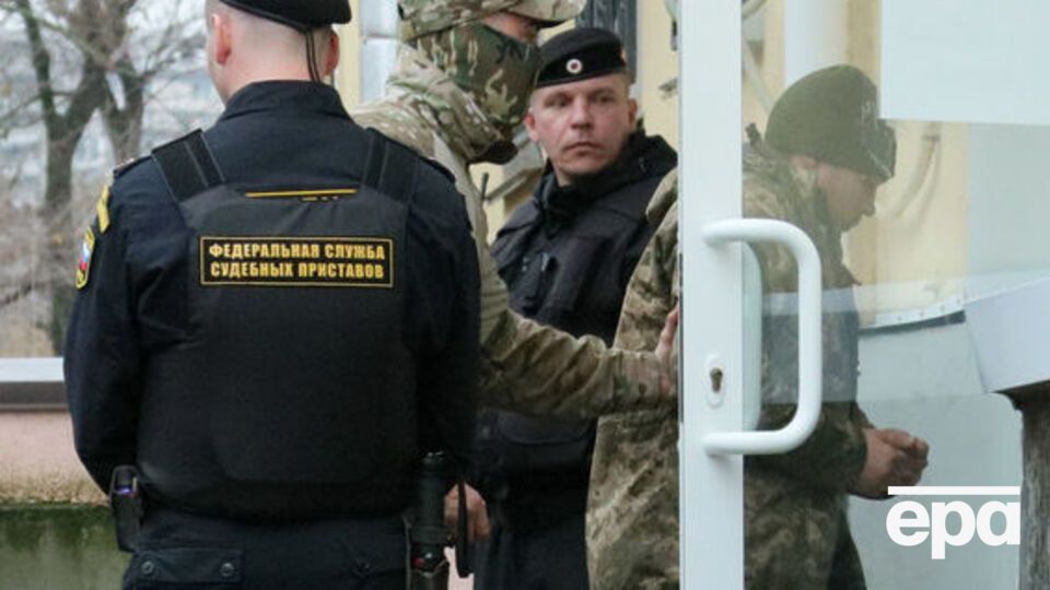 "Суд" у Криму заарештував 15 українських моряків