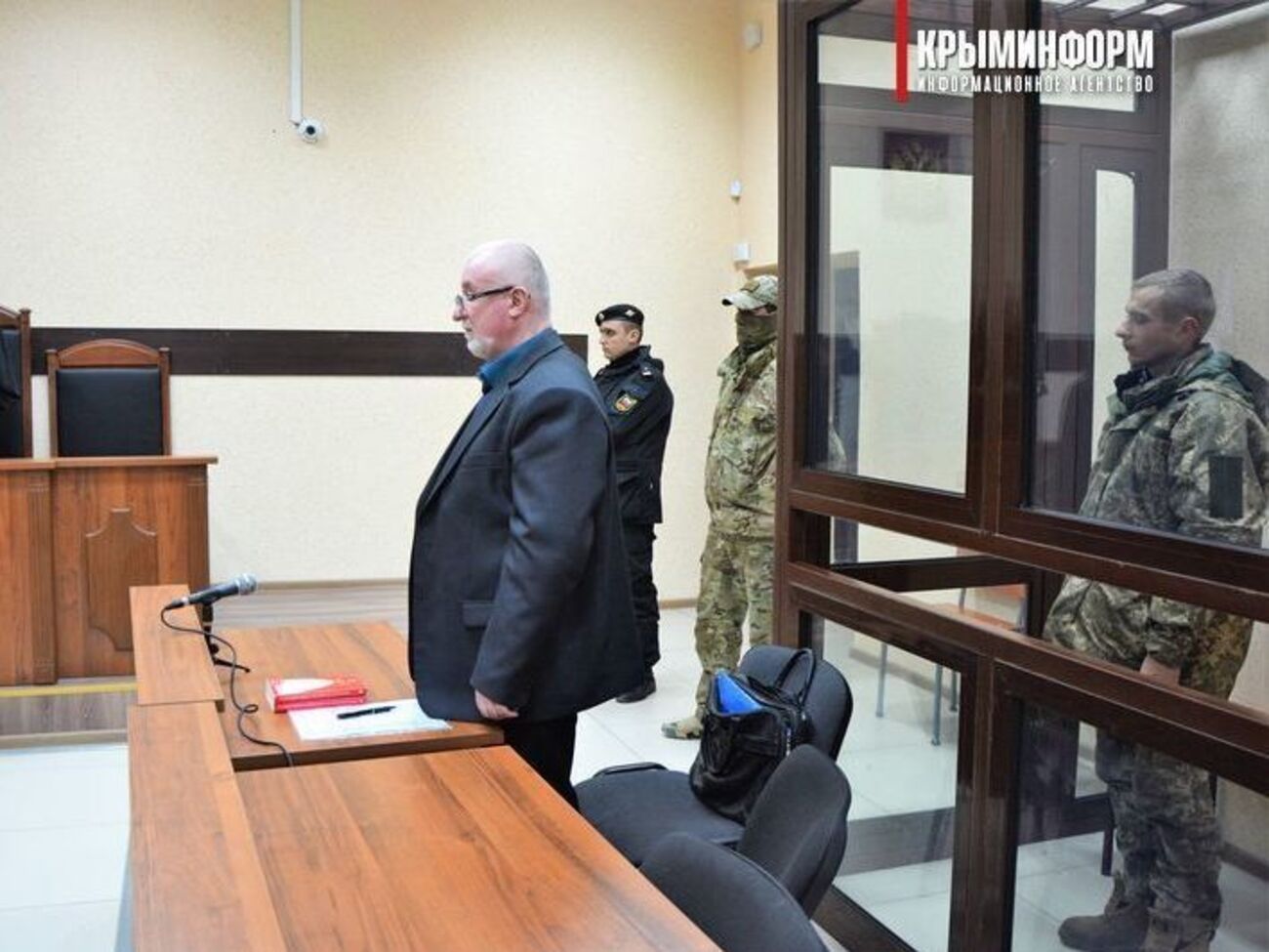 Российские оккупанты арестовали в Крыму 15 украинских моряков. Фоторепортаж