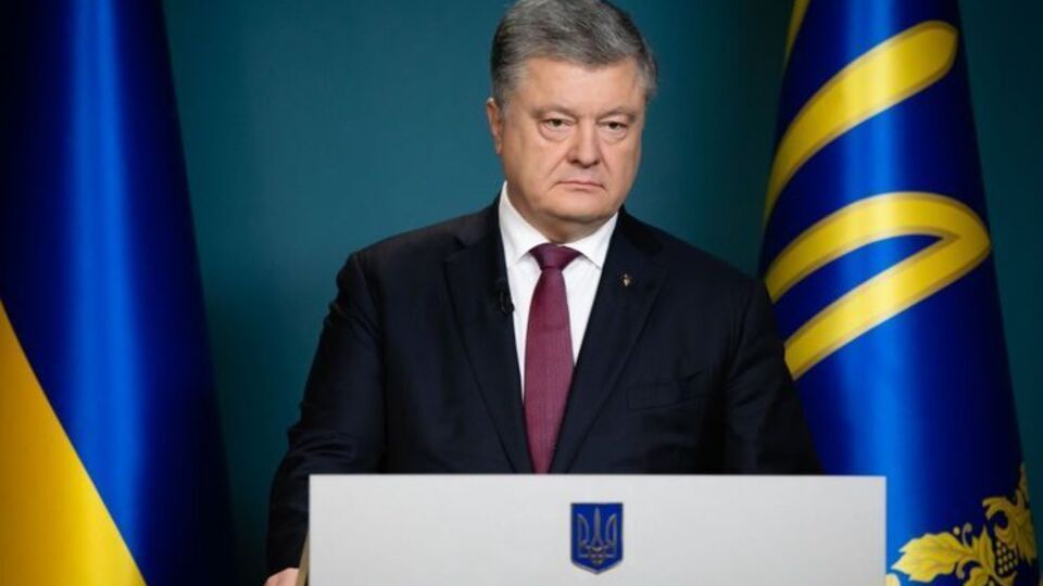 Порошенко підписав закон про введення воєнного стану у 10 областях України