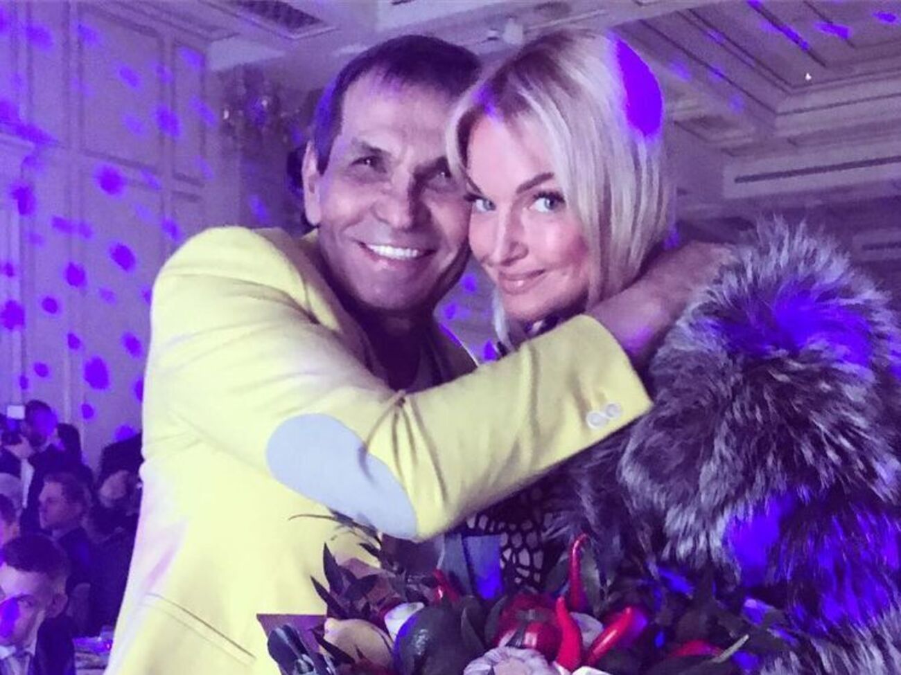 Волочкова подарила Алибасову живого петуха