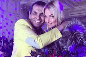 Волочкова подарила Алибасову живого петуха
