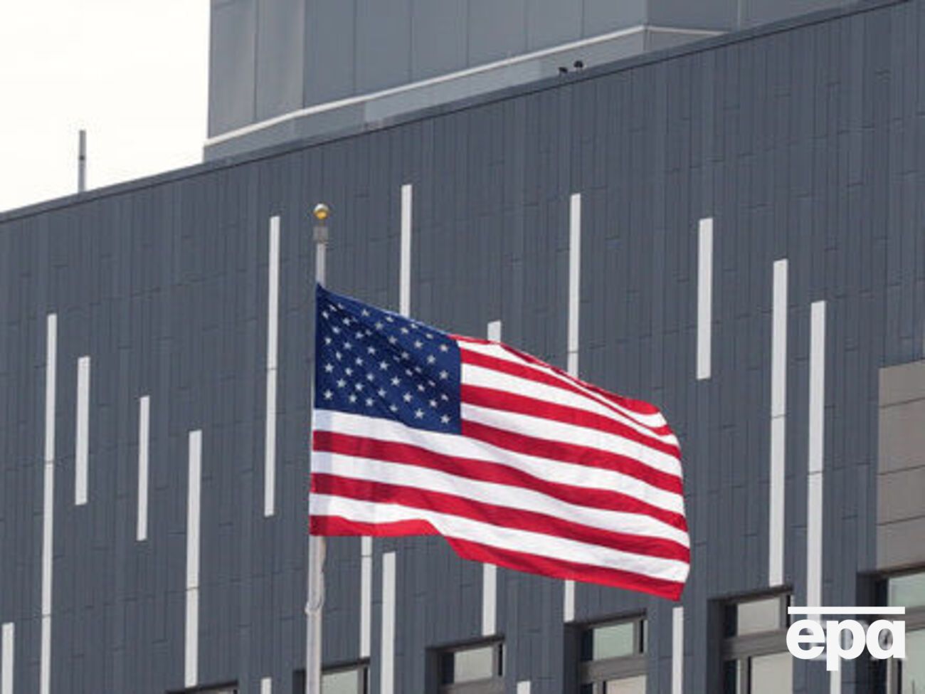 У посольстві США американцям радять переглянути плани щодо власної безпеки під час поїздок до України