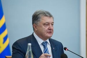Порошенко: Ми країна, яка оберігає рідну землю, ми ні на кого не нападали