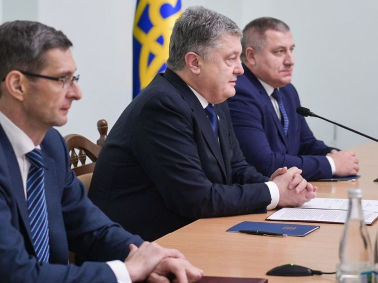 Порошенко:&nbsp;А их лозунг по Донбассу "их там нет"? Так же врут