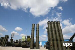 Зенитный ракетный комплекс С-400 "Триумф" предназначен для поражения всех современных и перспективных средств воздушного нападения
