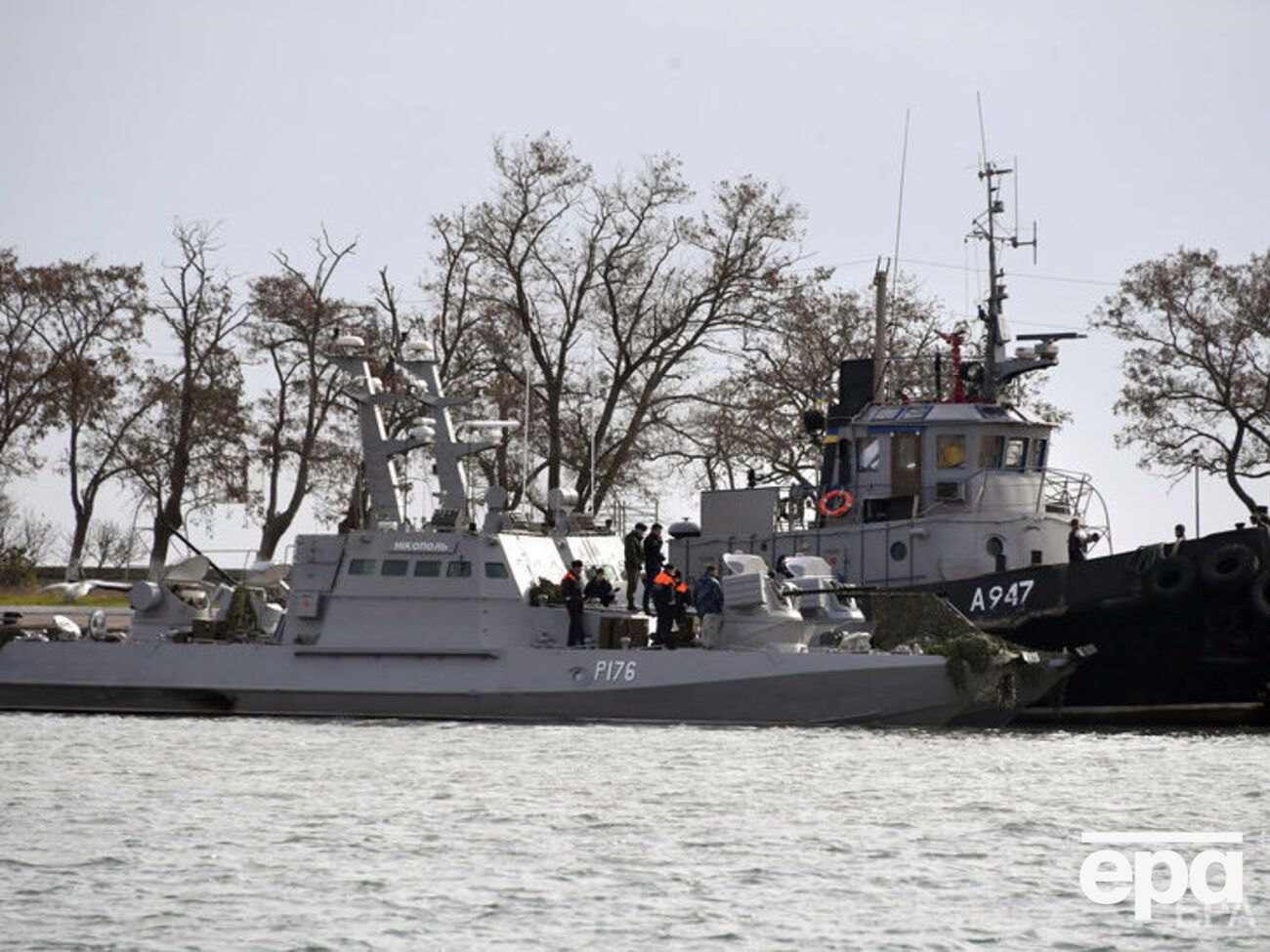25 ноября РФ обстреляла и захватила в Черном море катера украинских ВМС "Бердянск" и "Никополь", а также буксир "Яны Капу"