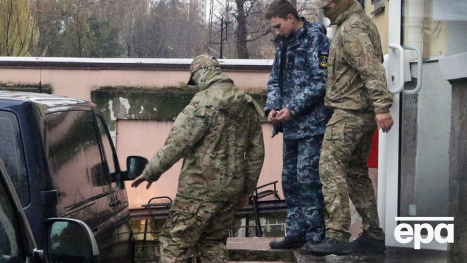 27-го і 28 листопада "суди" в Керчі та Сімферополі ухвалили рішення взяти під варту всіх українських моряків
