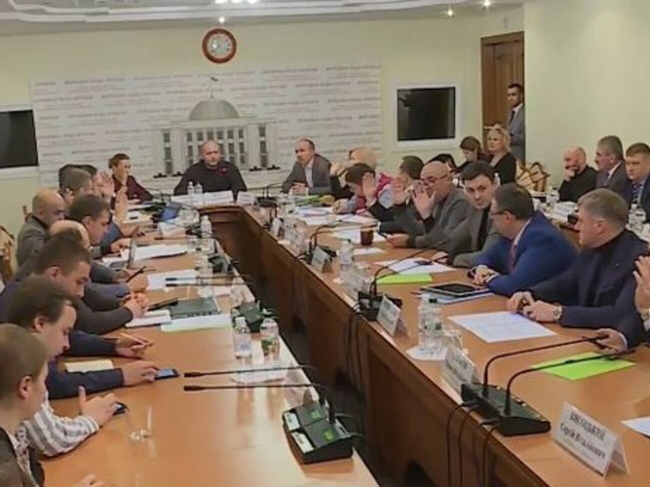 Комиссия по делу Гандзюк опрашивала силовиков в закрытом режиме