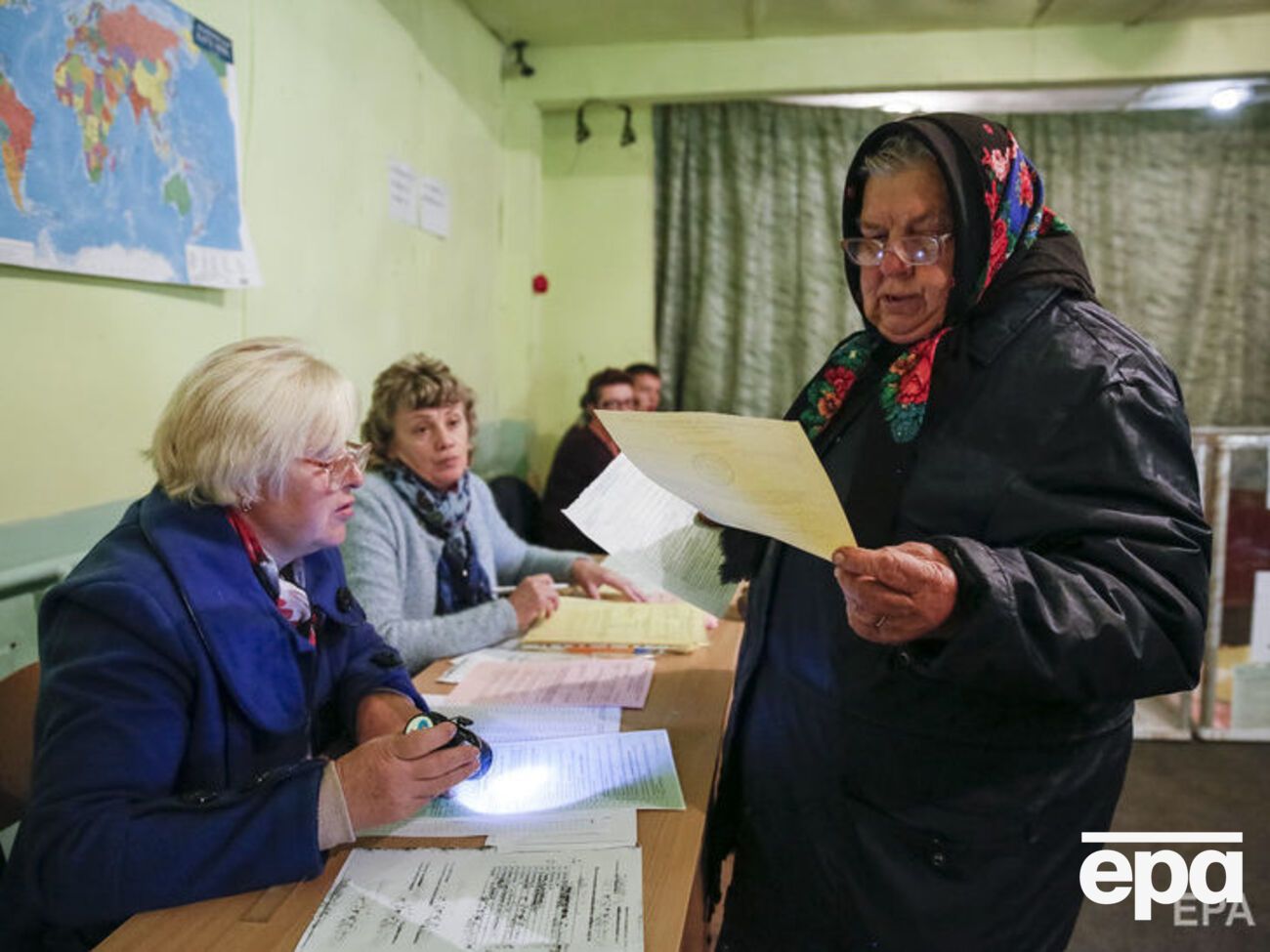 ЦИК сообщает, что по законодательству во время действия военного положения запрещено проводить выборы