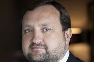 Арбузов возглавлял НБУ и был первым вице-премьером