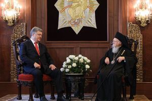 Порошенко встретился с Варфоломеем в Стамбуле