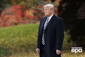 Трамп заявив, що мігрантам не варто кидати каміння у правоохоронців