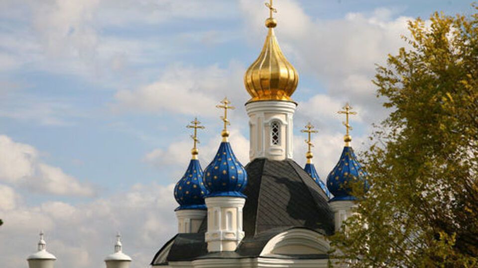 По документам, УПЦ МП распоряжается лаврой до 2052 года