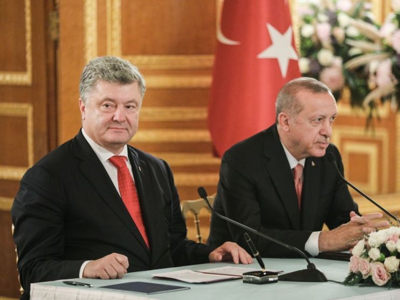 Порошенко предложил Эрдогану активизировать сотрудничество между странами