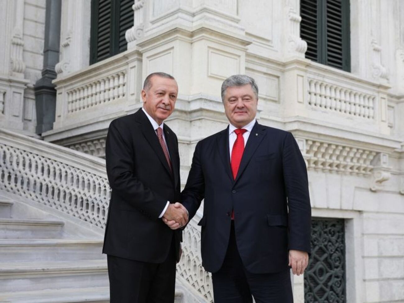 Порошенко: Мы объединяем наши усилия для того, чтобы увеличить давление на Россию