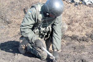 Нині в районі операції Об'єднаних сил працює приблизно 40 груп розмінування