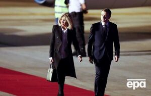 Эммануэль Макрон с женой прибыли в Буэнос-Айрес