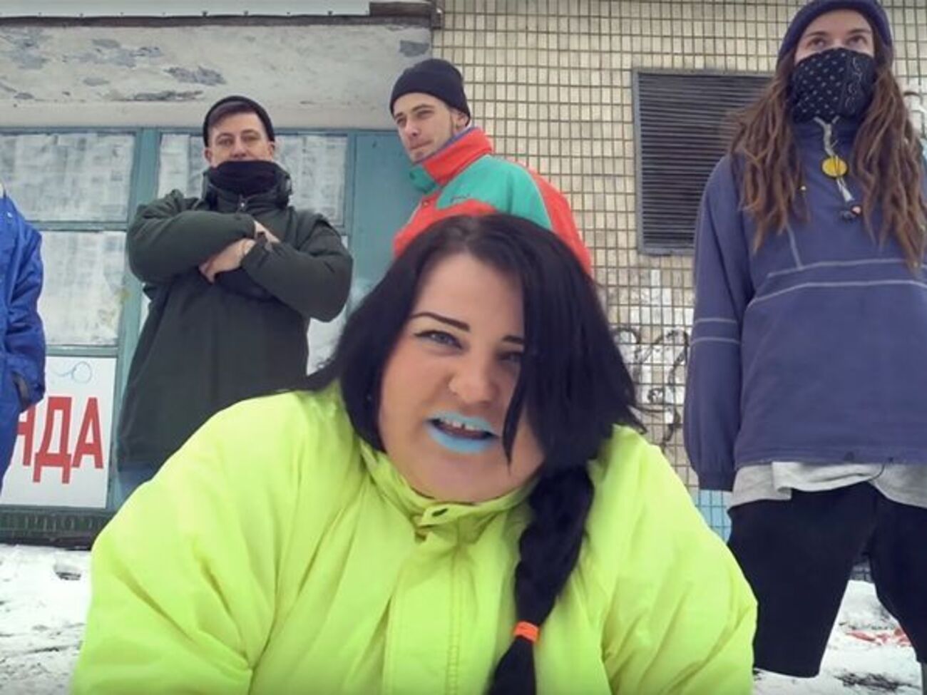 alyona alyona: Цей трек &ndash; це заклик. Відчуйте нас, зрозумійте та прийміть наш вибір, ким бути, який вигляд мати, як жити і чим займатися