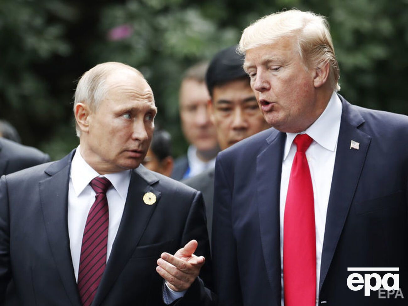 Трамп (справа) отменил встречу с Путиным за день до саммита