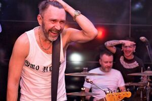 Шнуров: На границе замочки висят